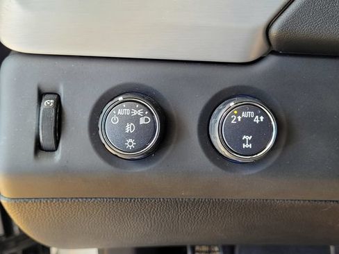 Used 2019 GMC Yukon SLT w/ Open Road Package AWD/4WD image 12