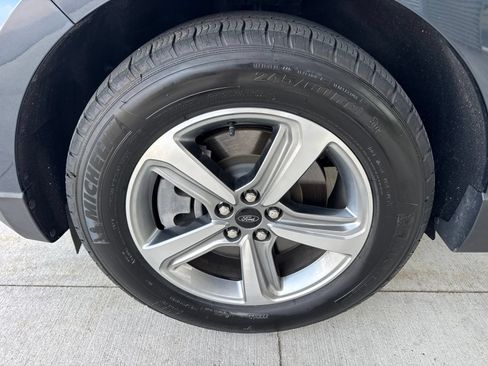 Certified 2024 Ford Edge SEL w/ Convenience Package AWD/4WD image 18