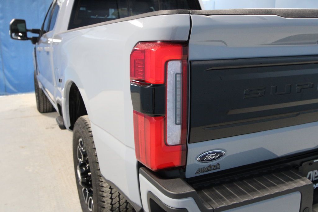 Used 2025 Ford F350 Platinum AWD/4WD image 39