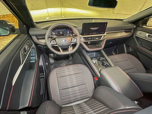 New 2026 Ford Explorer ST-Line AWD/4WD image 9