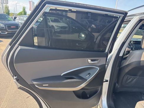 Used 2017 Hyundai Santa Fe Limited w/ Cargo Package AWD/4WD image 18