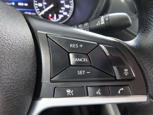Used 2025 Nissan Sentra SV FWD image 21
