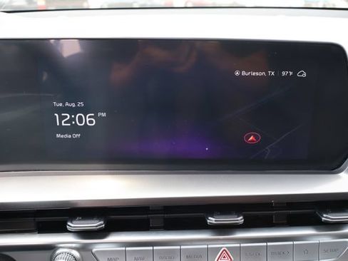 Used 2025 Kia Telluride S FWD image 13