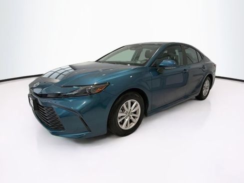 Used 2025 Toyota Camry LE FWD image 3