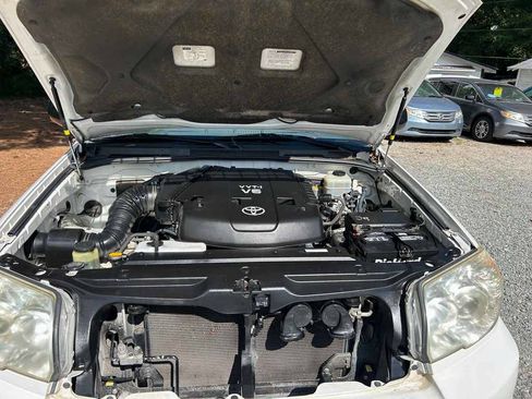 Used 2008 Toyota 4Runner SR5 w/ SR5 Extra Value Pkg 1 RWD image 17