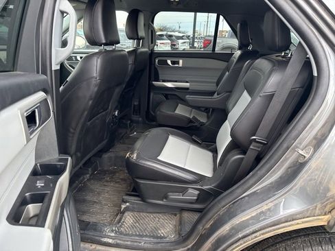 Used 2023 Ford Explorer XLT w/ Equipment Group 202A image 14