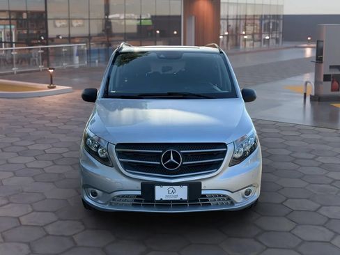 Used 2018 Mercedes-Benz Metris Passenger image 8
