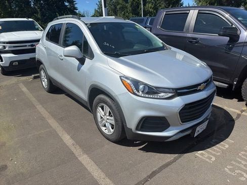 Used 2022 Chevrolet Trax LT w/ Driver Confidence Package AWD/4WD image 5