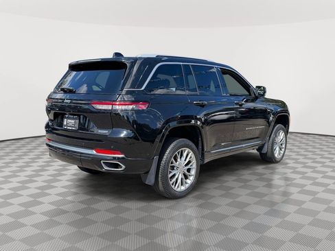 Used 2022 Jeep Grand Cherokee Summit w/ MOPAR Finishing Package AWD/4WD image 10