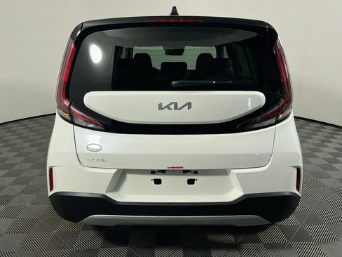 Used 2025 Kia Soul LX w/ LX Technology Package FWD image 4