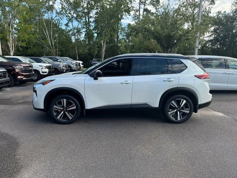 Used 2024 Nissan Rogue SL w/ SL Premium Package FWD image 2