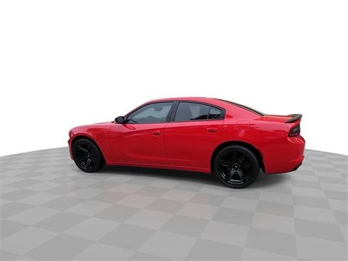 Used 2018 Dodge Charger SXT w/ Blacktop Package image 6