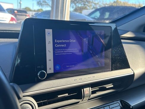 Used 2024 Toyota Prius LE image 11