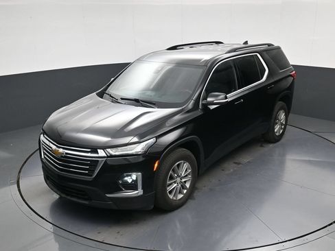 Used 2023 Chevrolet Traverse LT FWD image 27
