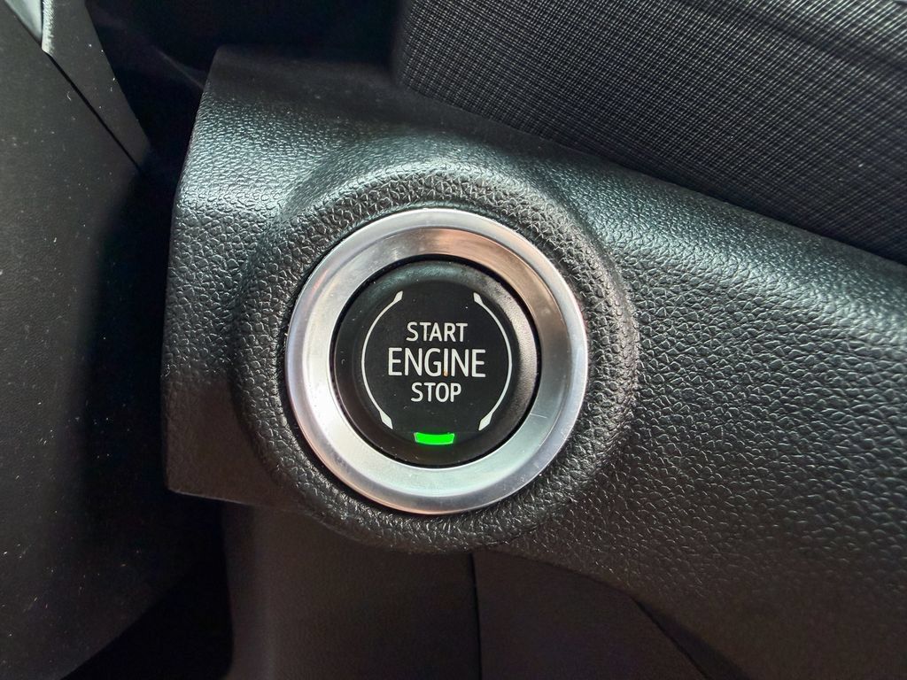Used 2021 Chevrolet TrailBlazer LT w/ Convenience Package AWD/4WD image 23