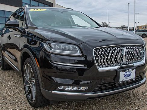 Used 2022 Lincoln Nautilus Reserve w/ Equipment Group 202A image 7