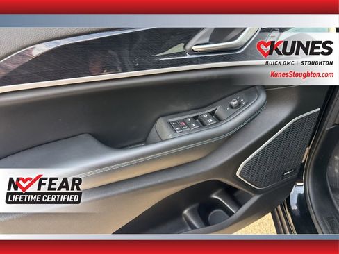 Used 2023 Jeep Grand Cherokee Trailhawk w/ Luxury Tech Group III image 19