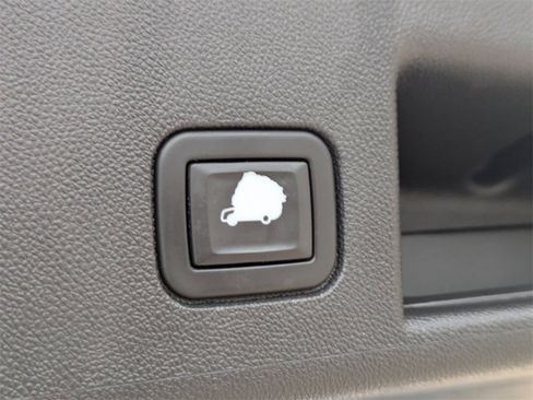 Used 2022 Chevrolet Equinox RS w/ RS Leather Package image 14