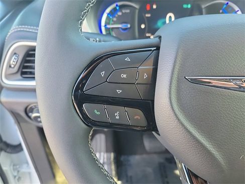 New 2023 Chrysler Pacifica Touring-L w/ S Appearance Package image 23