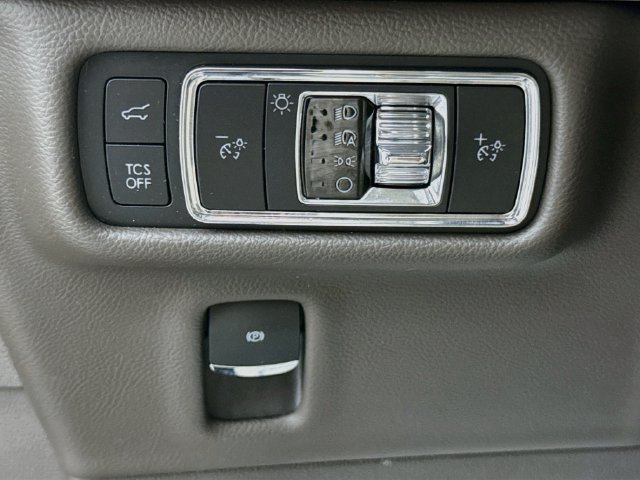 Used 2021 Lincoln Nautilus Reserve FWD image 10