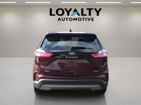Used 2024 Ford Edge SEL image 4
