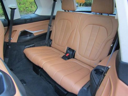 Used 2020 BMW X7 xDrive40i w/ Luxury Seating Package image 16