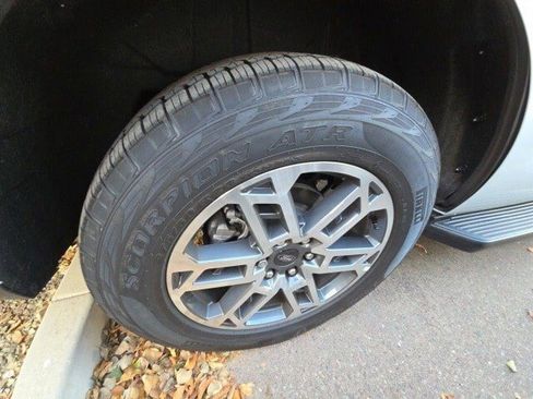 Used 2025 Ford Expedition Active image 11