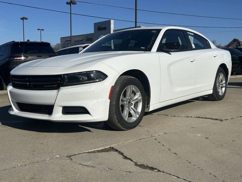 Used 2023 Dodge Charger SXT image 2