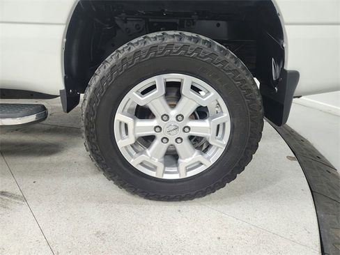 Used 2019 Nissan Titan SV w/ SV Convenience Package image 41