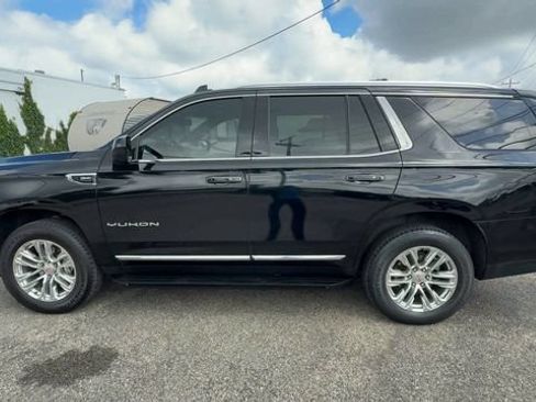 Used 2023 GMC Yukon SLT AWD/4WD image 5