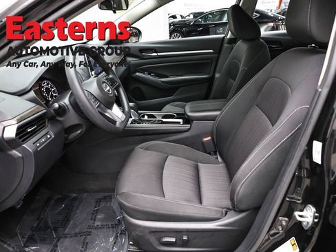 Used 2023 Nissan Altima 2.5 SV FWD image 14