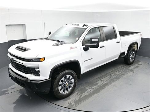 Used 2024 Chevrolet Silverado 2500 Custom w/ Custom Value Package image 39
