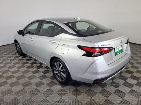 Used 2021 Nissan Versa SV FWD image 5