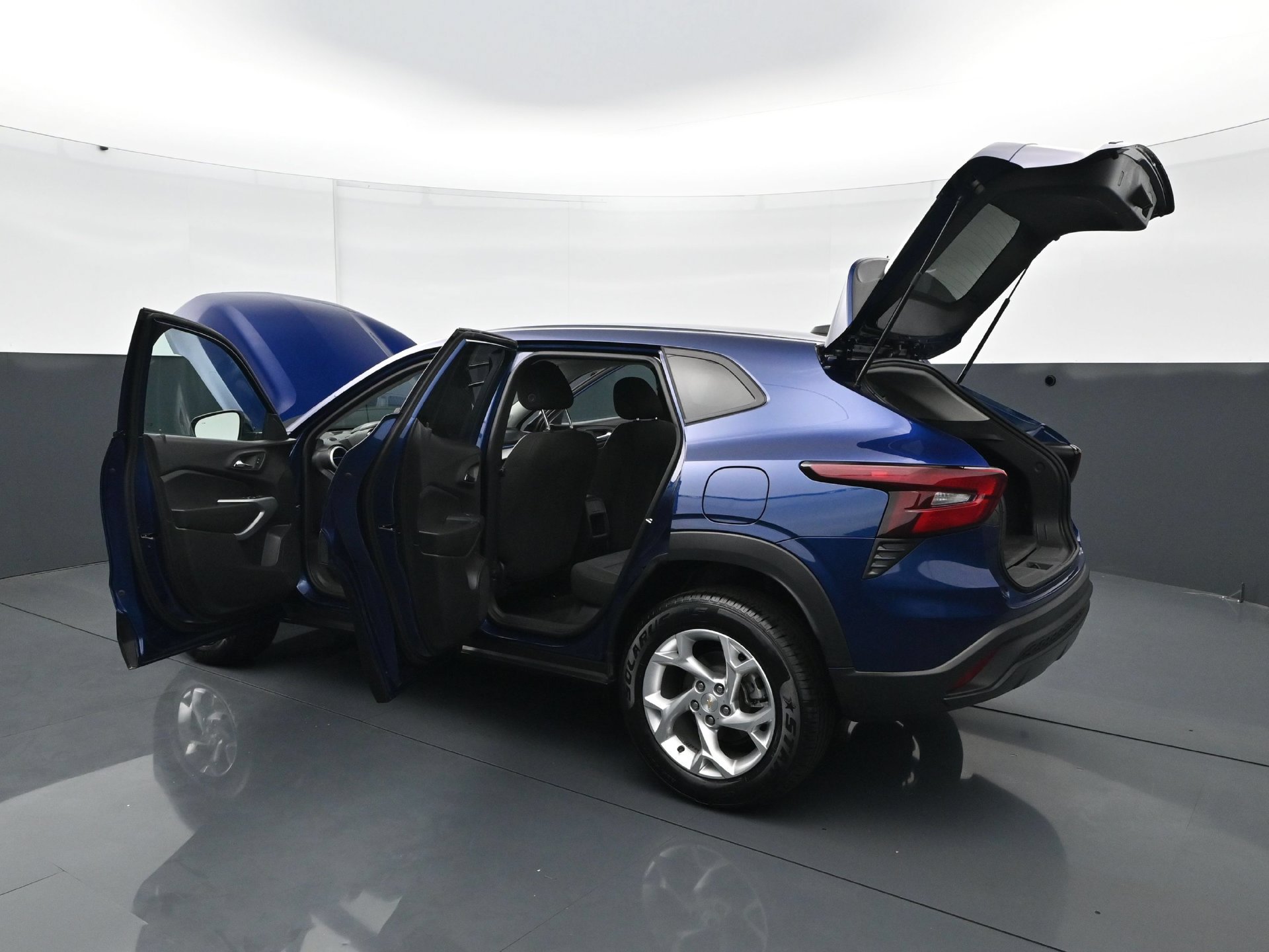 Used 2024 Chevrolet Trax LS w/ LS Convenience Package FWD image 29