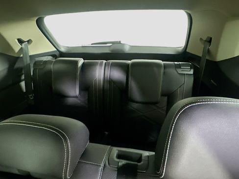 Used 2025 Volkswagen Atlas SE FWD image 27