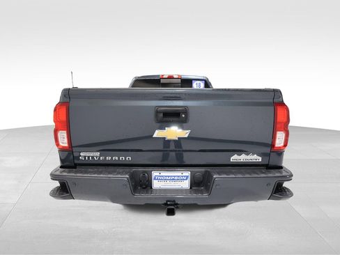Used 2018 Chevrolet Silverado 1500 High Country image 2