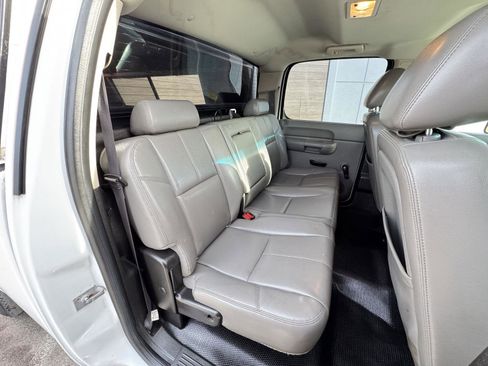 Used 2014 Chevrolet Silverado 2500 W/T image 38