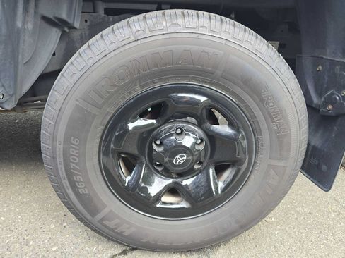 Used 2020 Toyota Tacoma SR AWD/4WD image 4