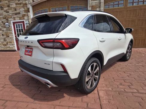 Used 2023 Ford Escape Platinum AWD/4WD image 3