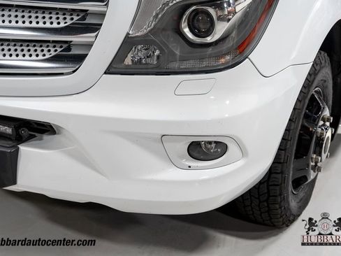 Used 2018 Mercedes-Benz Sprinter 3500 image 12