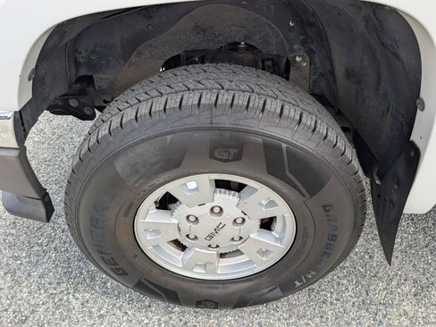 Used 2007 GMC Canyon SLE AWD/4WD image 12
