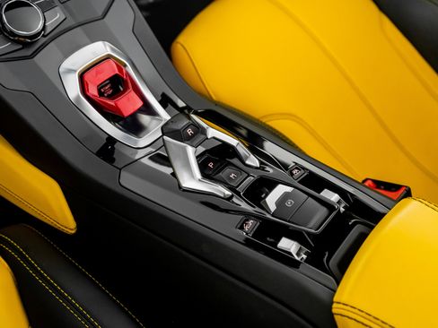 Used 2016 Lamborghini Huracan LP 610-4 image 34