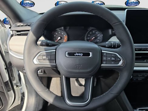 Used 2026 Jeep Compass Limited AWD/4WD image 18