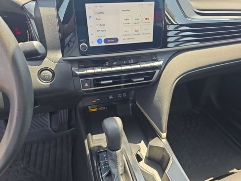 Used 2025 Toyota Camry LE FWD image 17