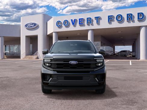 New 2027 Ford Expedition Active RWD image 3