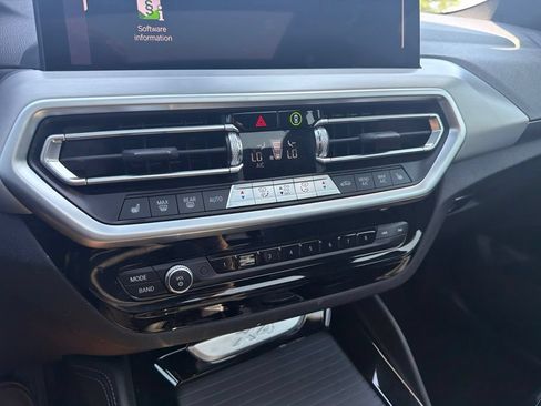 Used 2022 BMW X4 xDrive30i w/ Parking Assistance Package AWD/4WD image 32