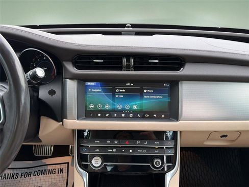 Used 2020 Jaguar XF Premium image 16