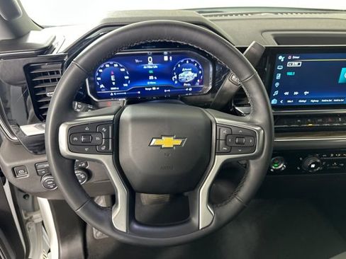 Used 2023 Chevrolet Silverado 1500 LT image 14