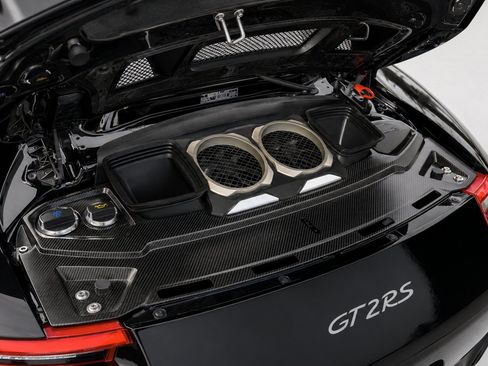 Used 2018 Porsche 911 GT2 RS RWD image 5