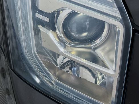 Used 2018 GMC Yukon XL SLT RWD image 9